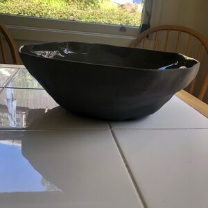 NWT BeHome ‘Tam’ stoneware serving bowl large, dark gray ‘slate’ color handmade